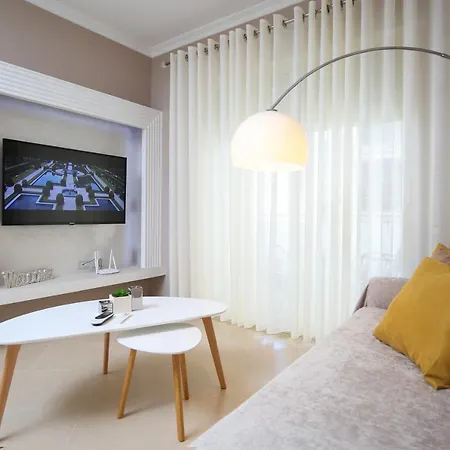 Tafa Deluxe Apartament Wlora