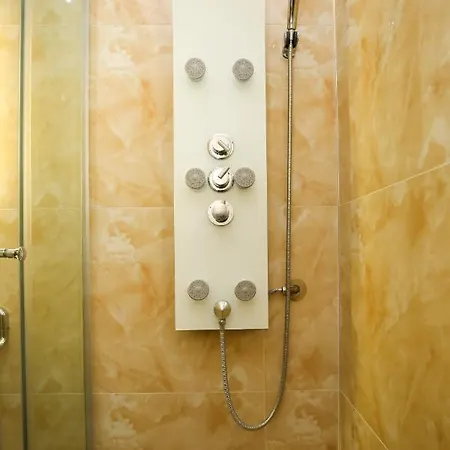 Tafa Deluxe Vlorë